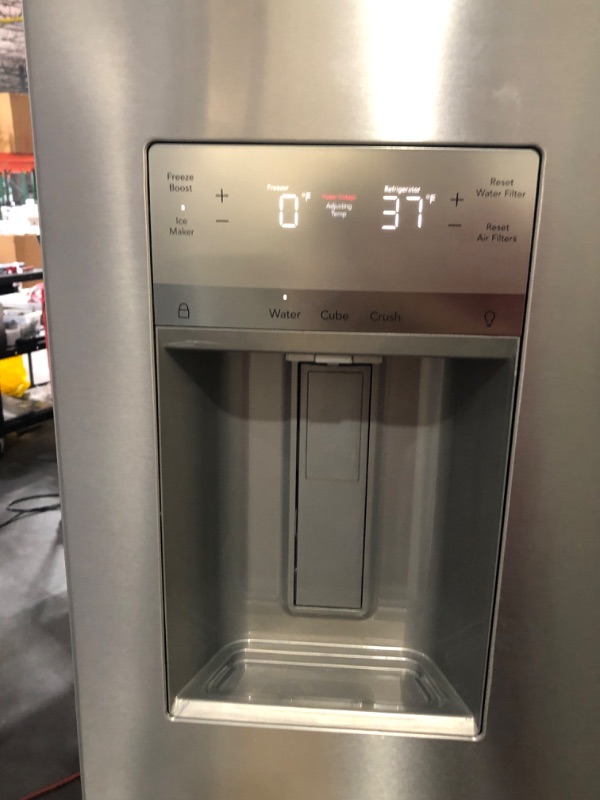Photo 6 of Frigidaire 27.8-cu ft French Door Refrigerator with Ice Maker Easycare Stainless Steel