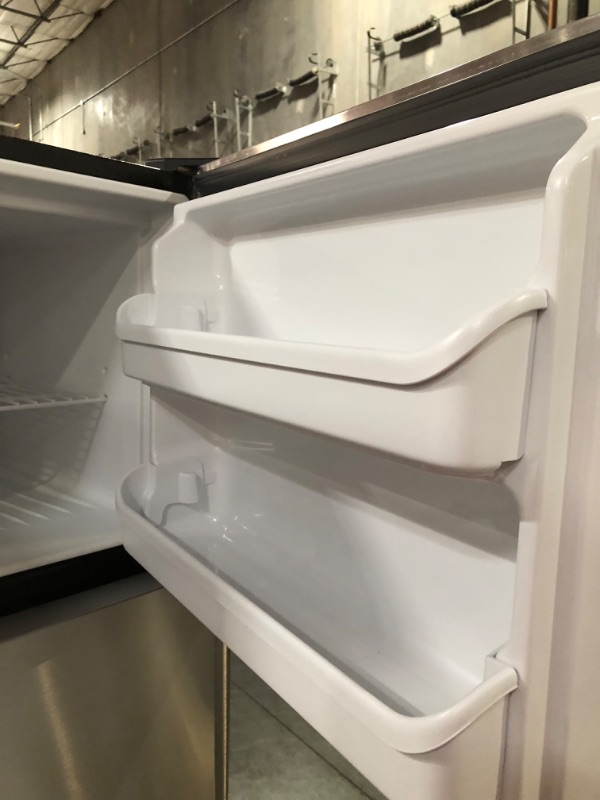 Photo 5 of Frigidaire 20.5 Cu. Ft. Top Freezer Refrigerator