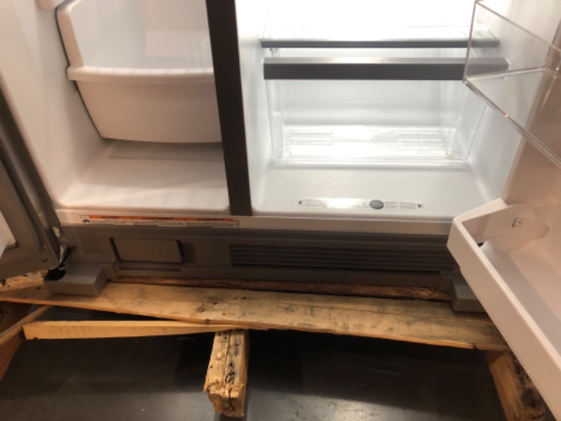 Photo 8 of *PREV USED*
36-inch Wide Side-by-Side Refrigerator - 24 cu. ft.