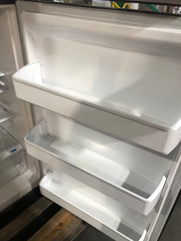 Photo 9 of *PARTS ONLY SEE NOTES*
Frigidaire 18.3 Cu. Ft. Top Freezer Refrigerator