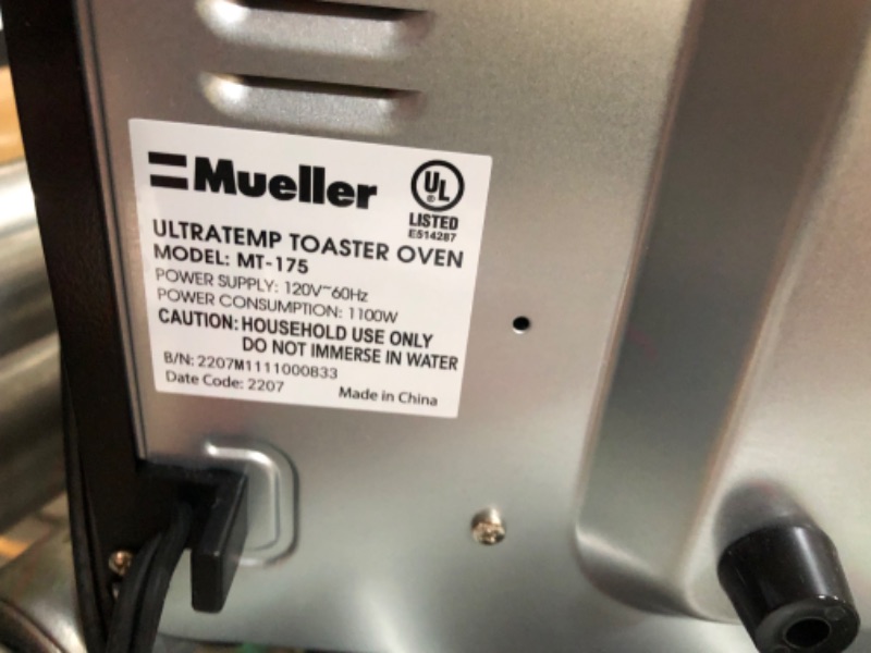Photo 3 of  DAMAGED, DOOR DOESNT STAY CLOSED*
Mueller AeroHeat Convection Toaster Oven