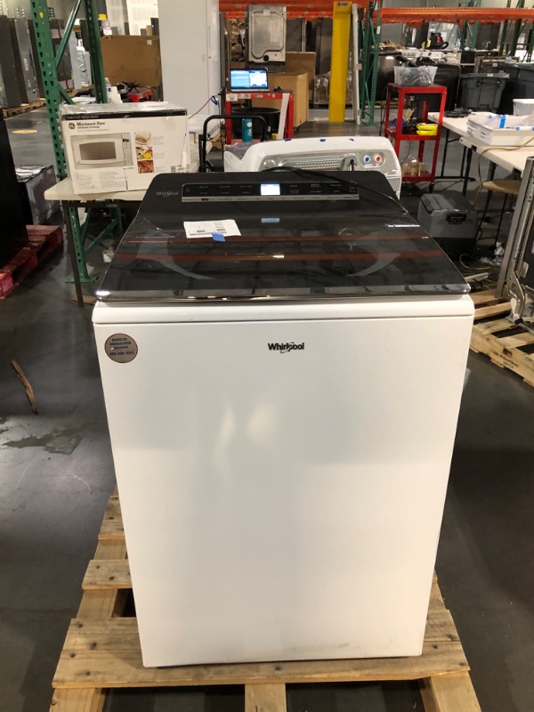 Photo 5 of hirlpool Smart Capable w/Load and Go 5.3-cu ft High Efficiency Impeller and Agitator Smart Top-Load Washer (White) ENERGY STAR