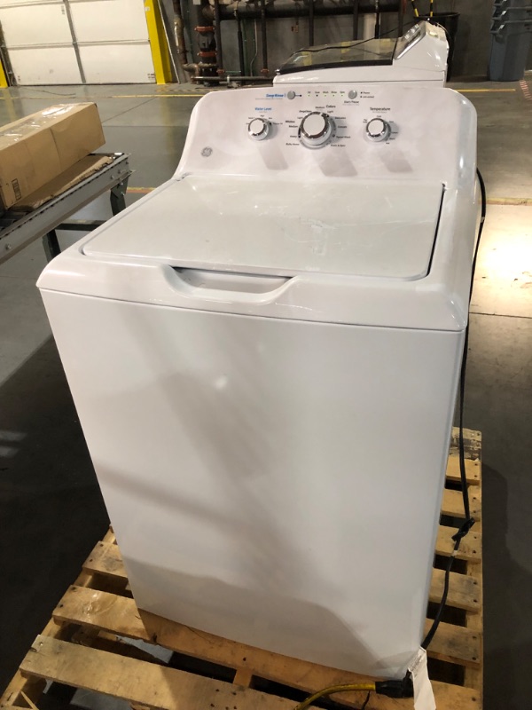 Photo 5 of GE 4.2-cu ft Agitator Top-Load Washer (White)