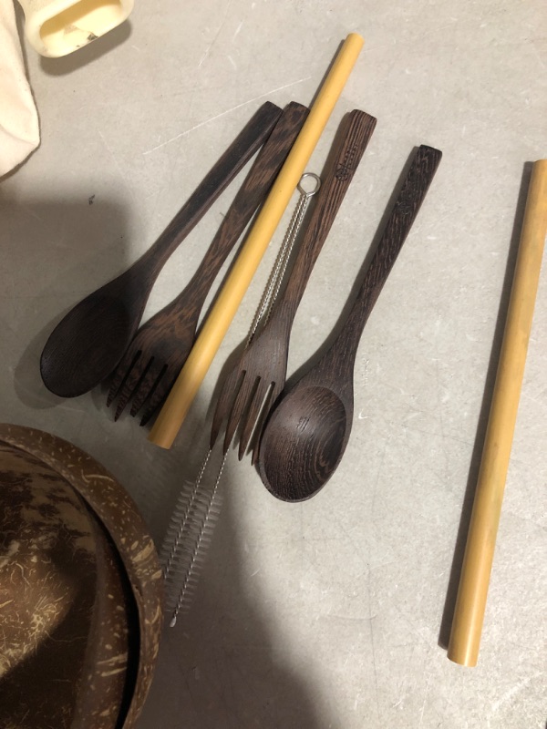 Photo 2 of * used item * damaged * see images *
Vediverdi Coconut Bowl Set with Wooden Spoons and Forks, Reusable Bamboo Drinking Straws, 