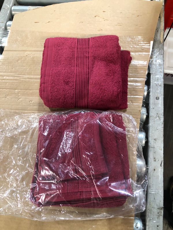 Photo 2 of (USED)Belizzi Home Ultra Soft 6 Pack Cotton Towel Set, Contains 2 Bath Towels, 2 Hand Towels & 2 Wash Coths Burgundy Red