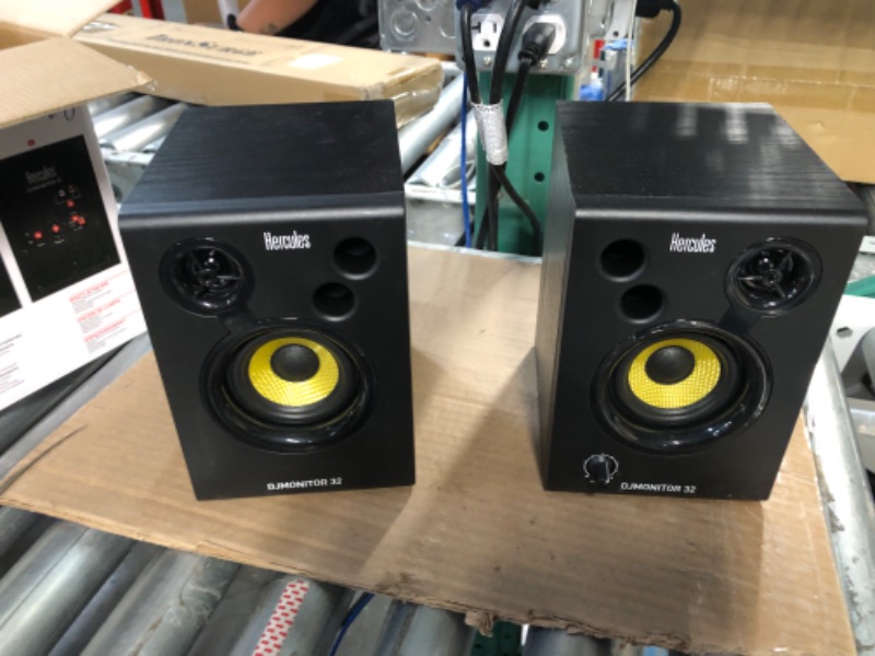 Photo 1 of Hercules DJ Learning Kit