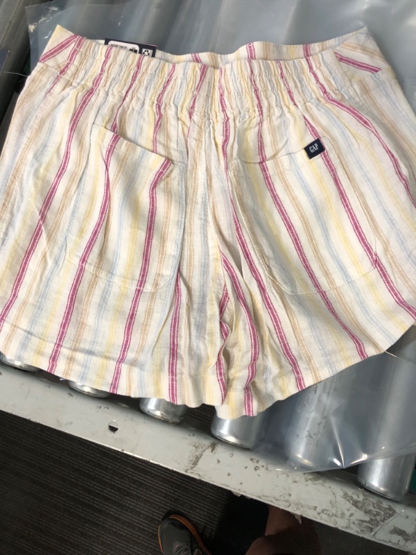 Photo 1 of Gap Ladies Linen Pull On Elastic Waistband Short SIZE SMALL 