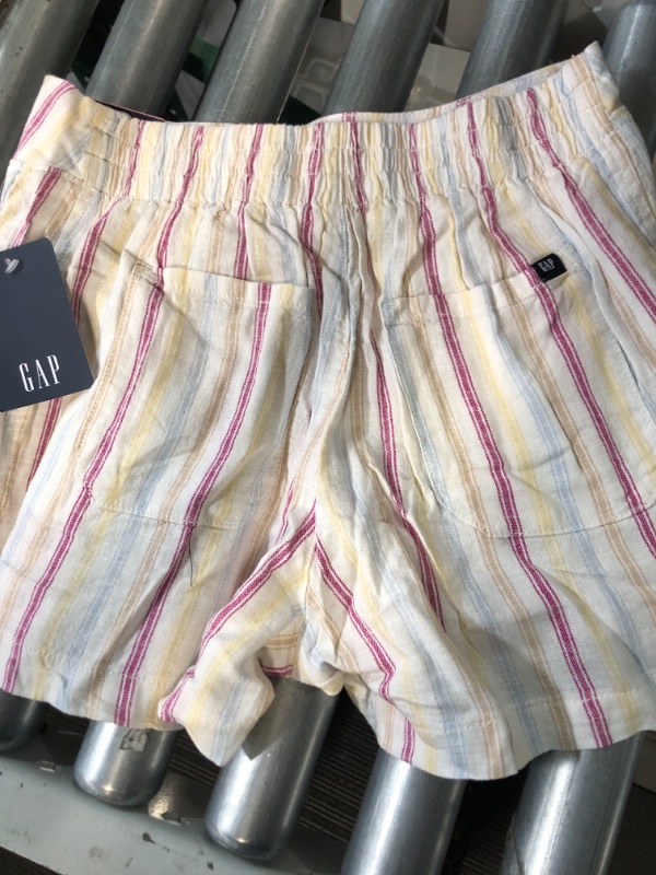 Photo 1 of Gap Ladies Linen Pull On Elastic Waistband Short SIZE S