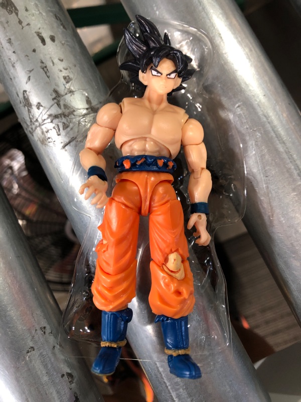 Photo 2 of *USED SEE PHOTOS* Bandai America - Dragon Ball Evolve 5 Action Figure Ultra Instinct Goku Goku Ultra Instinct