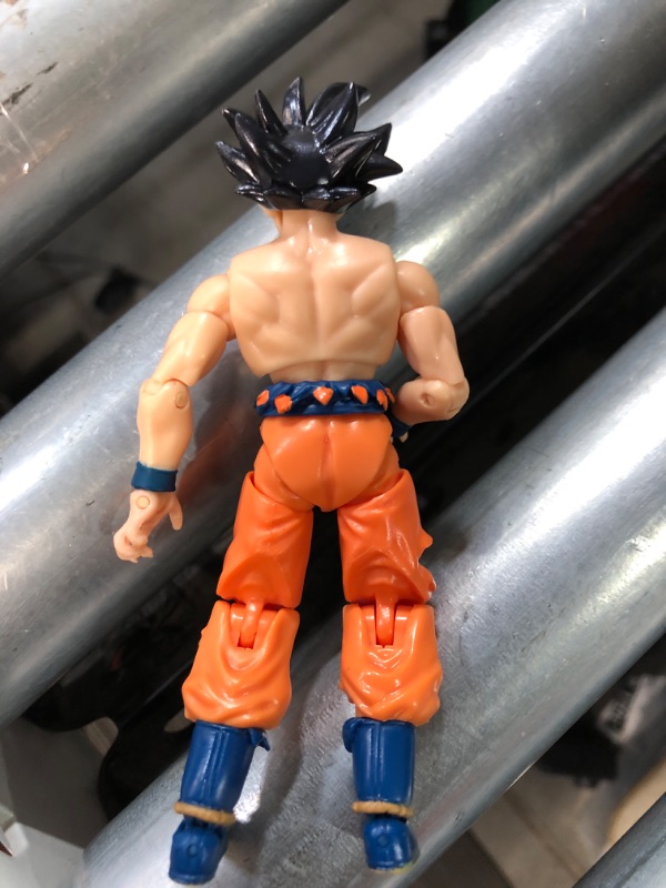 Photo 3 of *USED SEE PHOTOS* Bandai America - Dragon Ball Evolve 5 Action Figure Ultra Instinct Goku Goku Ultra Instinct