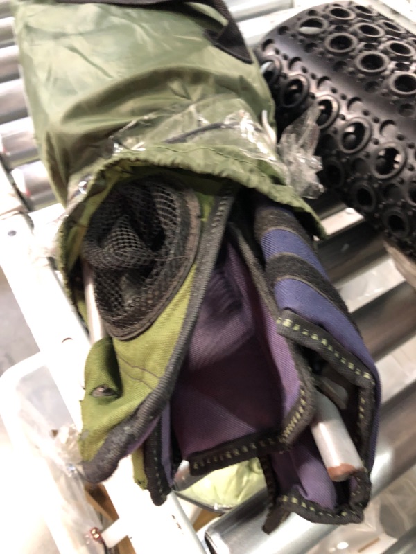 Photo 1 of (USED)AND FOR PARTS ONLY ONIVA - a Picnic Time brand - PTZ Camp Chair - Beach Chair with Carrying Bag Green