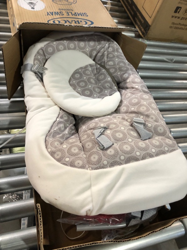 Photo 2 of Graco Simple Sway Abbington Baby Swing