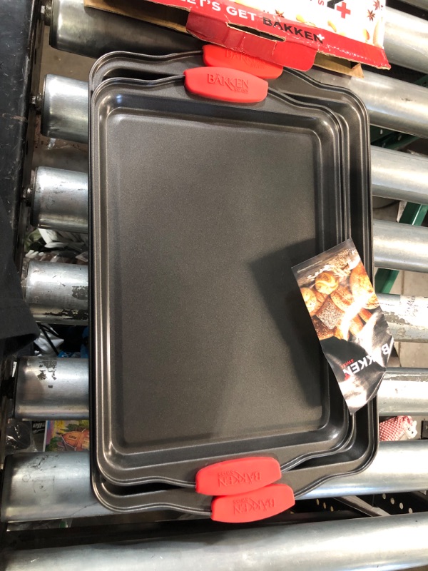 Photo 3 of *USED* 2 Piece Set Nonstick Carbon Steel Oven Bakeware - small and medium