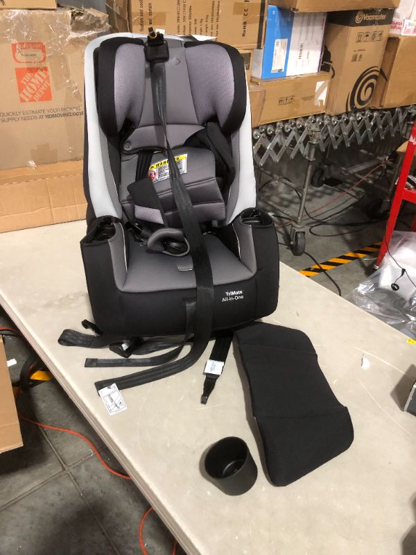 Photo 7 of ***ONE OF THE CUPHOLDERS IS MISSING - OTHER PARTS MAY BE MISSING AS WELL***
Safety 1st TriMate All-in-One Convertible Car Seat
