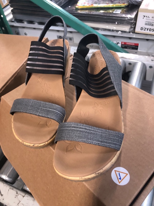 Photo 1 of Skechers womens Wedge Size 9.5