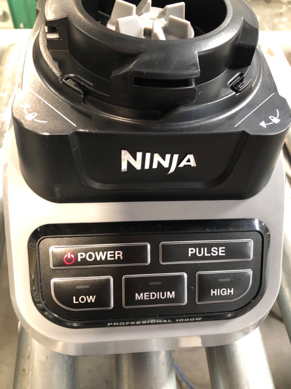 Photo 3 of ***CRACKED - SEE NOTES***
Ninja Professional Blender - Black and Silver, 1000W