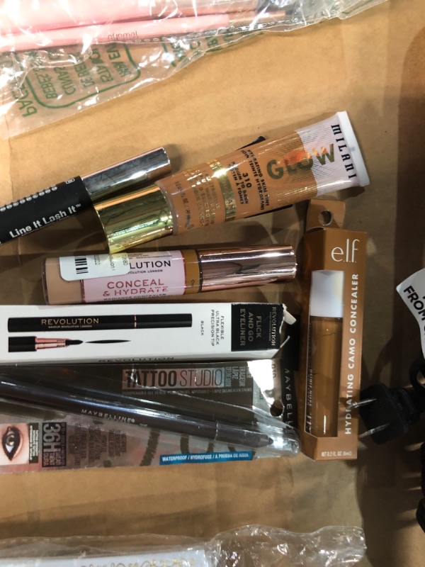 Photo 2 of *NON-REFUNDABLE* BEAUTY ITEMS- BUNDLE