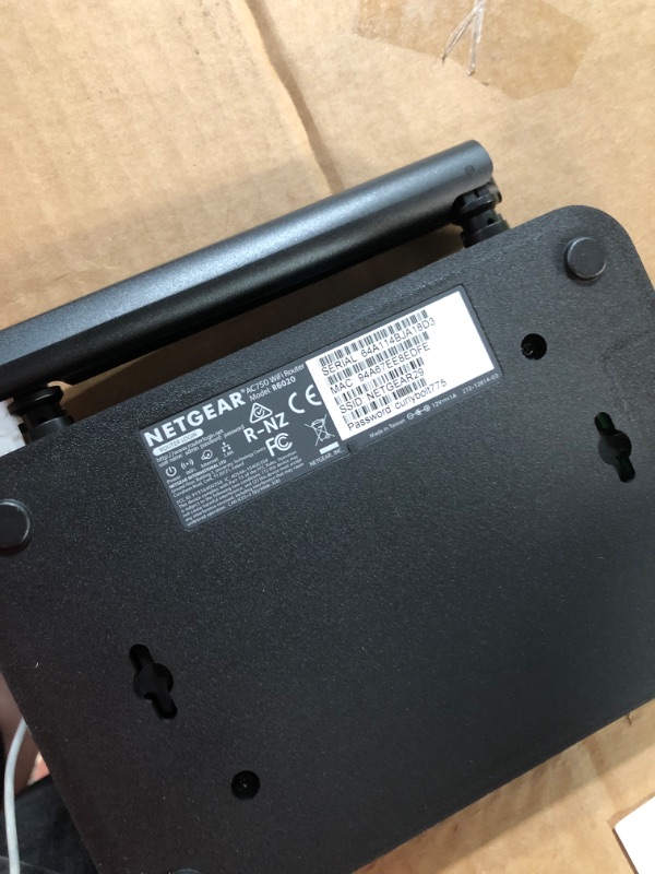 Photo 1 of Netgear AC750 Dual Band Wi-Fi Router. Black, R6020