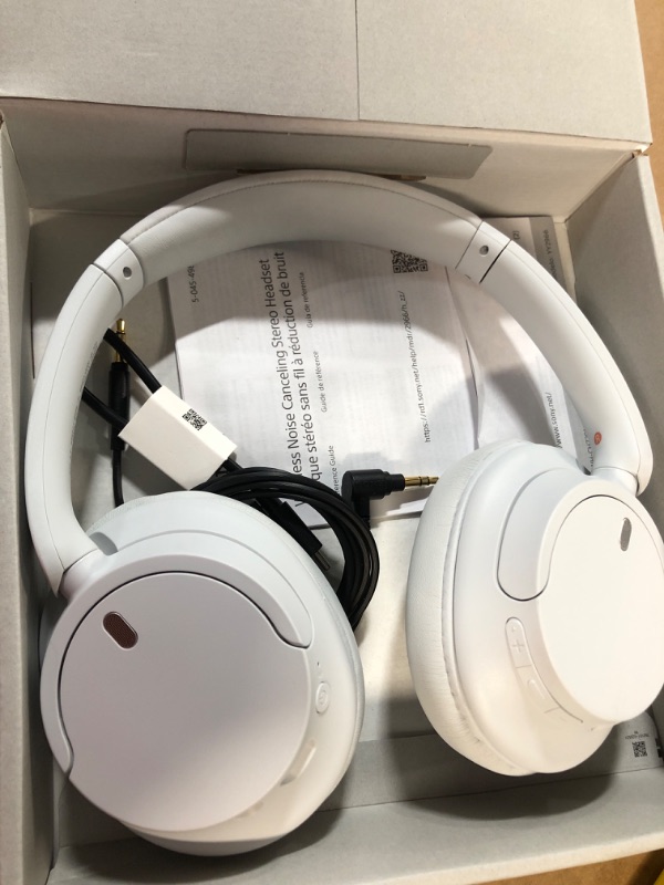 Photo 4 of Sony WH-CH720N Noise Canceling Wireless Headphones White New