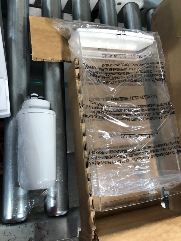 Photo 1 of **USED PRIOR**  Brita Hub Instant Powerful Countertop Water Filter System, 12 Cup Water Reservoir, Includes 6 Month Carbon Block Filter, White, 87340040094873401
`