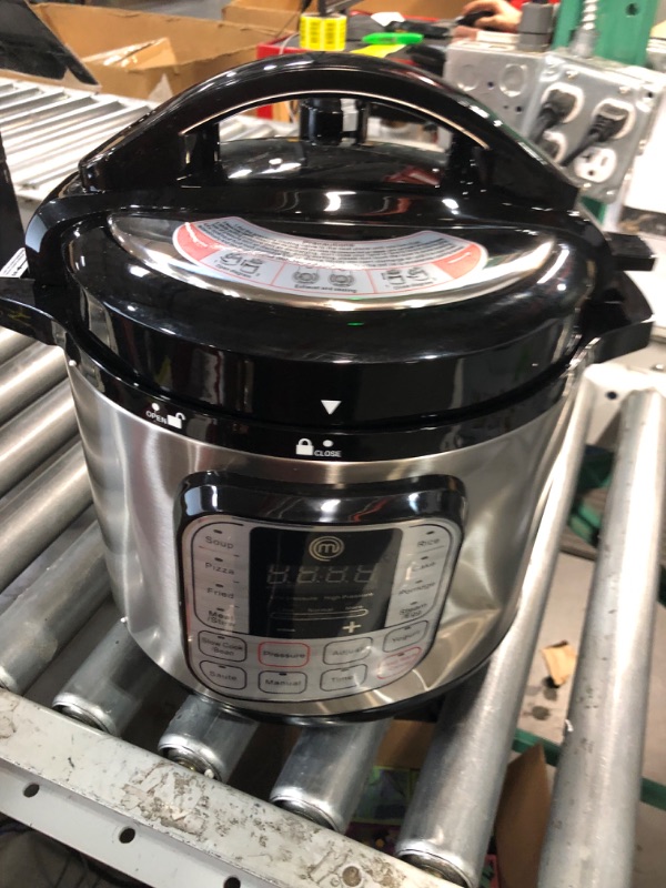 Photo 2 of **NEW** DENTED MasterChef Electric Pressure Cooker 10 in 1 Instapot Multicooker 6 Qt, Slow Cooker