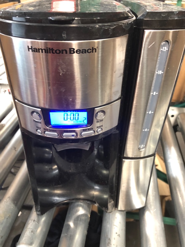 Photo 4 of **EXTREMELY USED**  TESTED POWERS ON Hamilton Beach® 12-Cup BrewStation® Dispensing Coffee Maker with Removable Reservoir