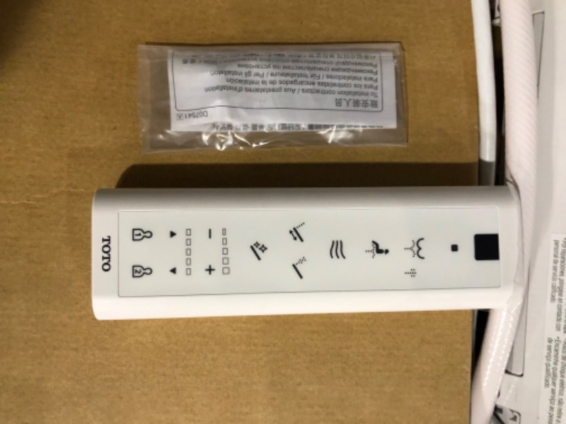 Photo 5 of **PARTS** **MISSING PIECES** TOTO SW3084#01 WASHLET C5 Electronic Bidet Toilet Seat- White