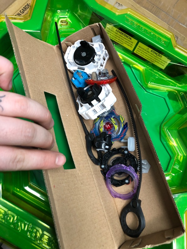 Photo 3 of Beyblade Burst Evolution Star Storm Battle Set (Amazon Exclusive) Frustration-Free Packaging