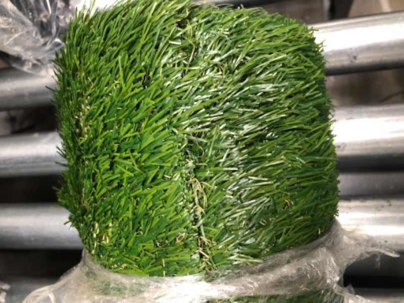 Photo 2 of **MINOR WEAR & TEAR**GENERIC ROLL OF FAKE GRASS UNKNOWN LENGTH
