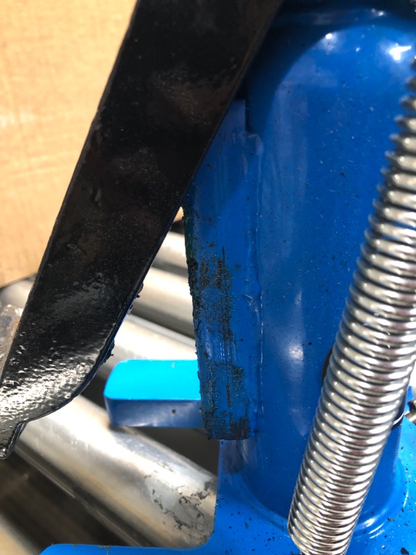 Photo 1 of **WEAR & TEAR,SHIPPING DAMAGE,MISSING HANDLE**VEVORToe Jack Lift Hydraulic Machine Toe Jack Lift Air Hydraulic Toe Jack Proprietary Heat-Treated Steel (2.5-5Ton Blue)
