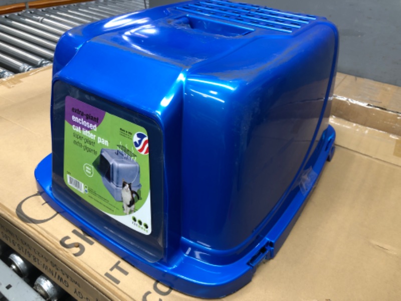 Photo 1 of Enclosed Cat Pan Size: Extra Large (18" H x 17.5" W x 21.5" D)