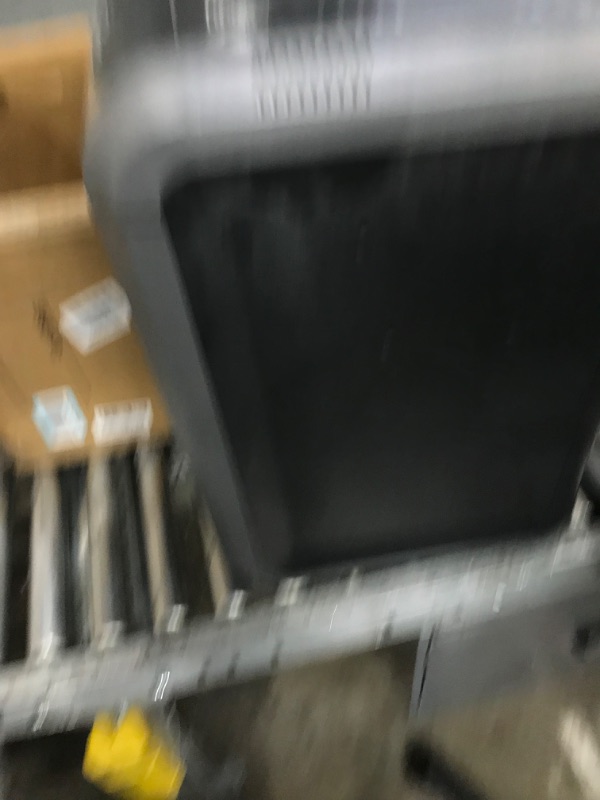 Photo 6 of used item & does not turn on when plugged in 
Fellowes Powershred PS-12Cs, 12 Sheet Cross-Cut SafeSense Shredder (3271301)