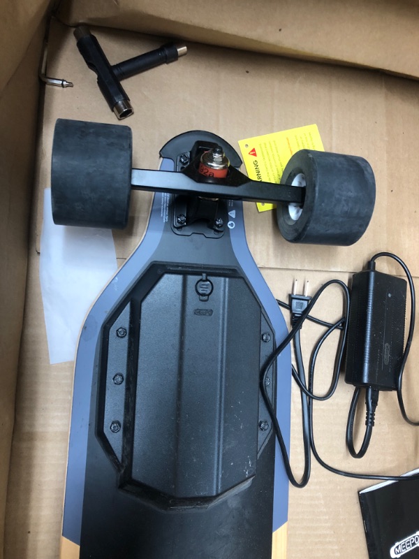 Photo 1 of **PARTS ONLY**
MEEPO V5 ER Electric Skateboard with Remote, 18 Miles Range,Top Speed of 29 Mph, Smooth Braking