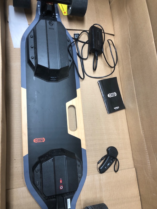 Photo 2 of **PARTS ONLY**
MEEPO V5 ER Electric Skateboard with Remote, 18 Miles Range,Top Speed of 29 Mph, Smooth Braking