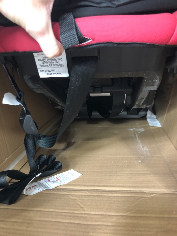 Photo 1 of Baby Trend Cover Me 4 in 1 Convertible Car Seat, Scooter