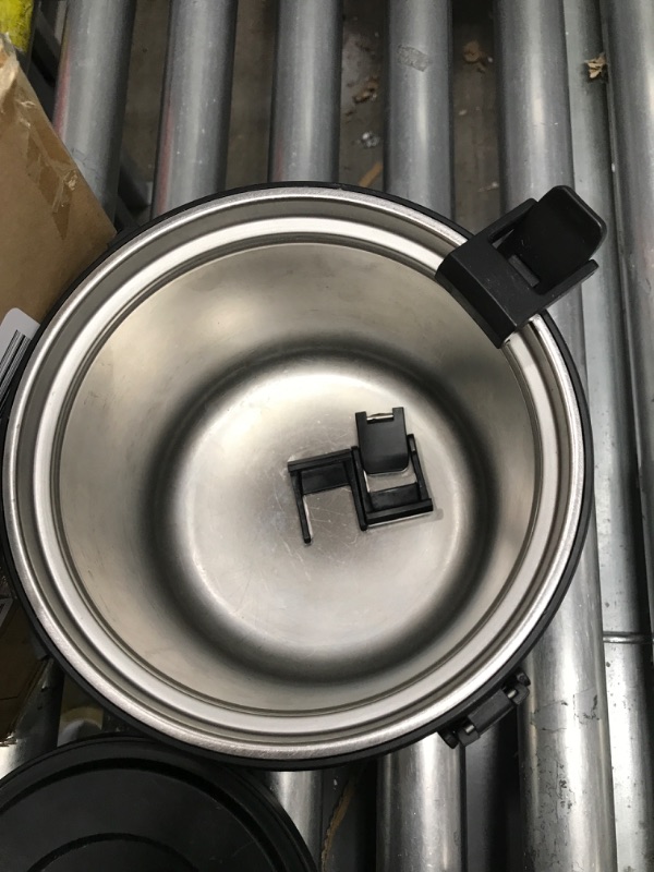 Photo 1 of **USED**
Stanley Adventure Stay Hot 3qt Camp Crock Pot - Vacuum Insulated Stainless Steel Food Container - Keeps Food Hot for 12 Hrs & Cold for 16 Hrs