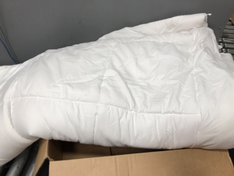Photo 2 of 
Bedsure King Mattress Pad Deep Pocket - Pillow Top Mattress Topper King Size, Cooling Cotton Quilted King Mattress Cover Stretches up to 21" Deep,...
Color:White
Size:King