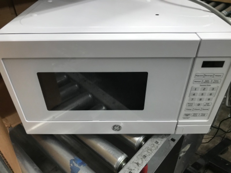 Photo 1 of *UNFUNCTIONAL*- GE JEM3072DHWW Countertop Oven Microwave, 0.7 Cu Ft, White
