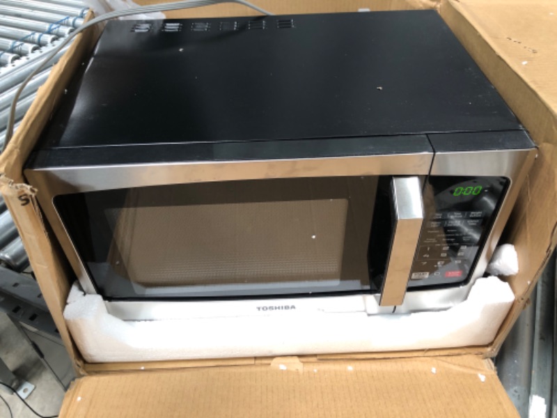 Photo 1 of (minor damage )TOSHIBA EM925A5A-SS Countertop Microwave Oven, 0.9 Cu Ft With 10.6 Inch Removable Turntable, 900W, 6 Auto Menus, Mute Function & ECO Mode, Child Lock, LED Lighting, Stainless Steel
