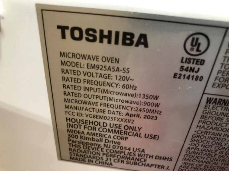 Photo 3 of (minor damage )TOSHIBA EM925A5A-SS Countertop Microwave Oven, 0.9 Cu Ft With 10.6 Inch Removable Turntable, 900W, 6 Auto Menus, Mute Function & ECO Mode, Child Lock, LED Lighting, Stainless Steel