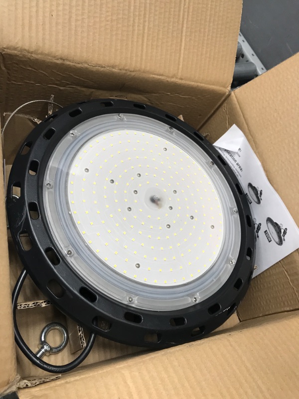 Photo 2 of VCMAG UFO LED High Bay Light 150W 21,000lm 5000K Daylight 600W HID/HPS Equivalent with US Plug 5' Cable LED Warehouse Lights Commercial Shop Workshop Garage Factory Lowbay Area Lighting Fixture
