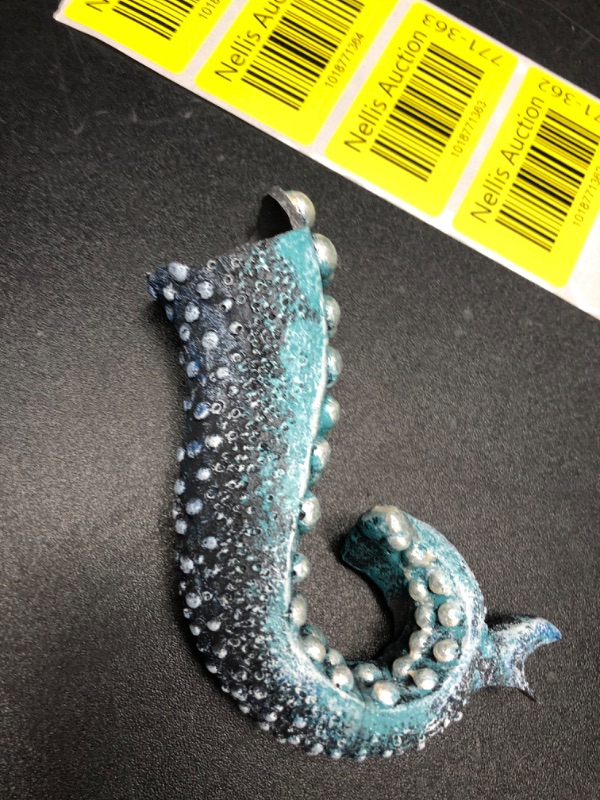 Photo 2 of **DAMAGED** Design Toscano Deadly Blue Octopus of the Coral Reef Wall Sculpture