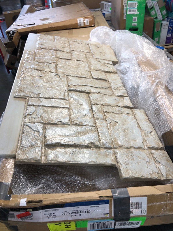 Photo 1 of 1 foam stone panels 2x4