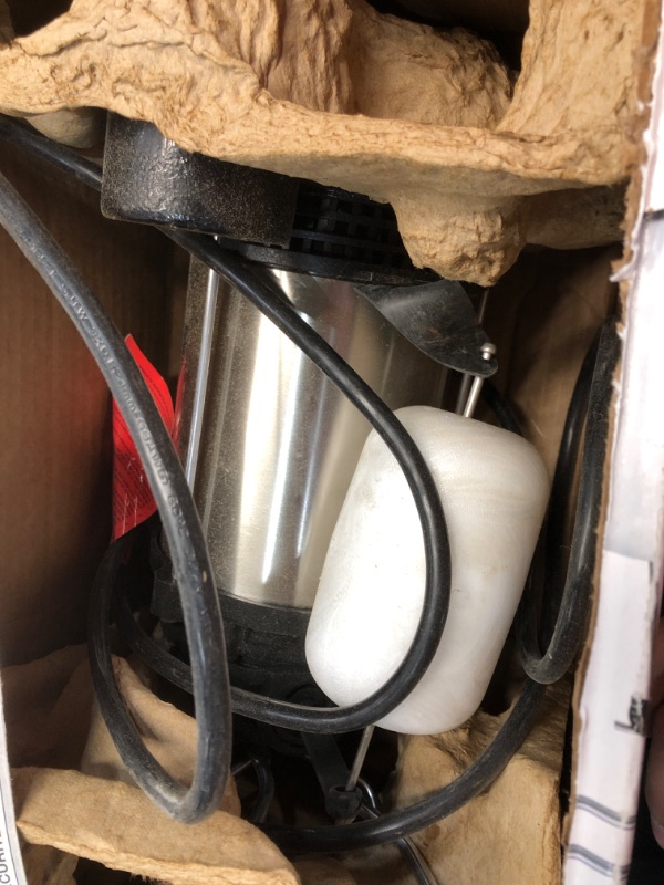 Photo 1 of Wayne Water Systems 1 HP Submersible Cast Iron Stainless Steel Sump Pump