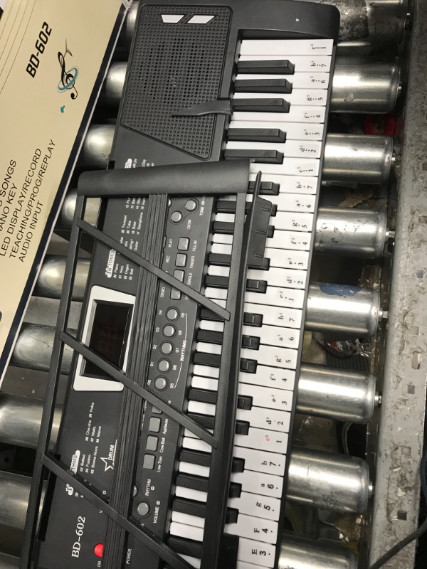 Photo 2 of *FOR PARTS ONLY* *see otesbiikoosii 61 Keys Keyboard Piano, Electronic Digital Piano