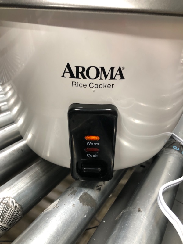 Photo 4 of ***TESTED/ POWERS ON***Aroma 32-Cup Rice Cooker, White