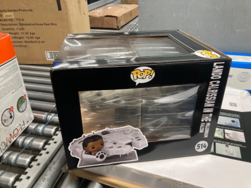 Photo 4 of *GOOD CONDITION* Funko Pop! Ride Super Deluxe: Star Wars - Lando Calrissian in The Millenium Falcon Multicolor