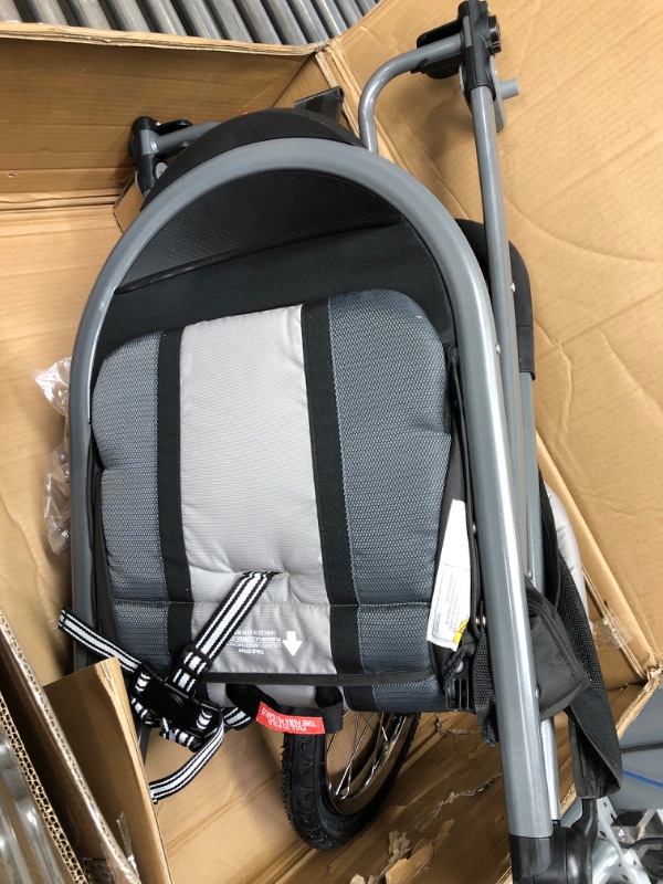 Photo 2 of * MISSING PARTS* Graco FastAction Fold Jogging Stroller, Gotham, 40x24x42 Inch (Pack of 1)
