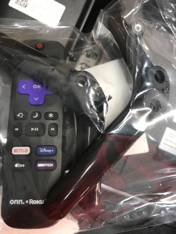 Photo 3 of Onn. 24" Class 720p HD LED Roku Smart TV (100012590)