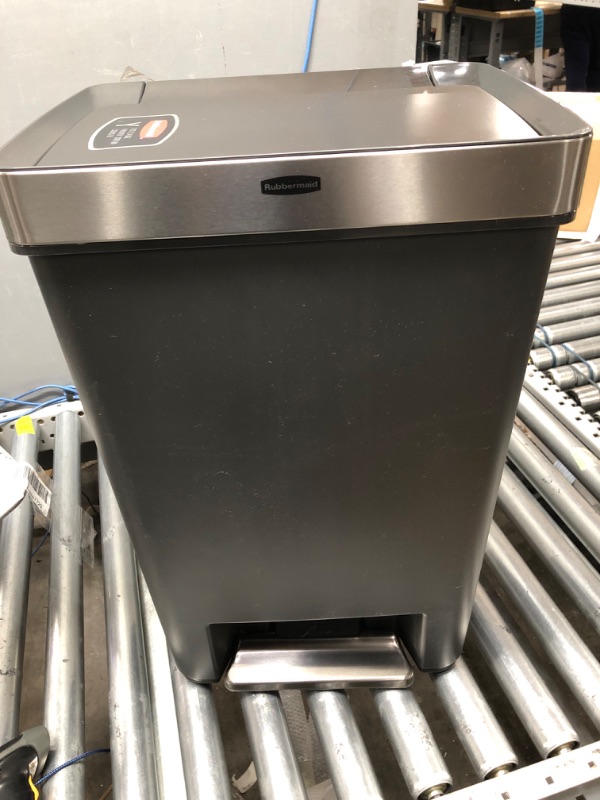 Photo 2 of ***Parts Only*** Rubbermaid Premier Series III Step-On Trash Can 12.4 Gallon
